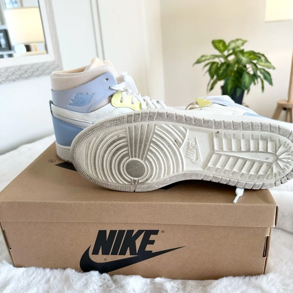Nike Air Jordan 1 Zoom Air Comfort
High 'To My First Coach - Picture 7 of 8